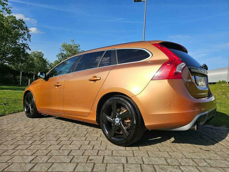 Volvo V60 2.0 D3 R-design Lux #2