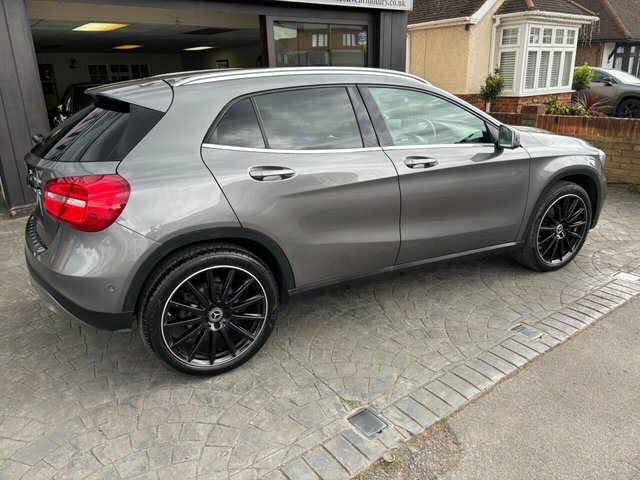 Mercedes-Benz GLA Class 2.0 Gla250 Sport Premium Suv 7G-dct 4 Grey #3