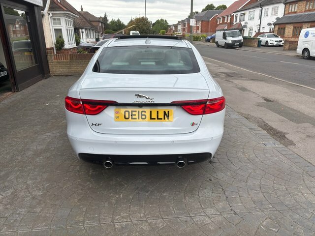 Jaguar XF 3.0D V6 S Saloon Euro 6 S S 300 White #5