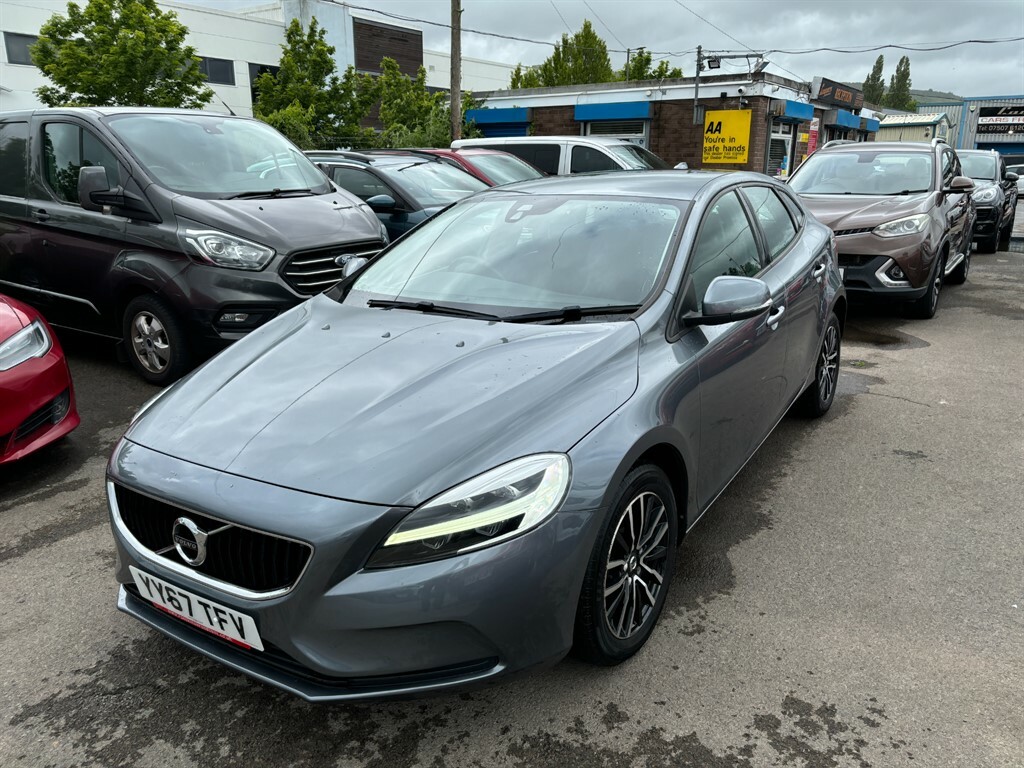 Volvo V40 D2 Momentum YY67TFV Grey #3