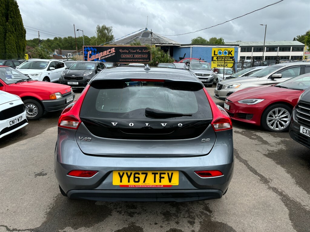 Volvo V40 D2 Momentum YY67TFV Grey #5