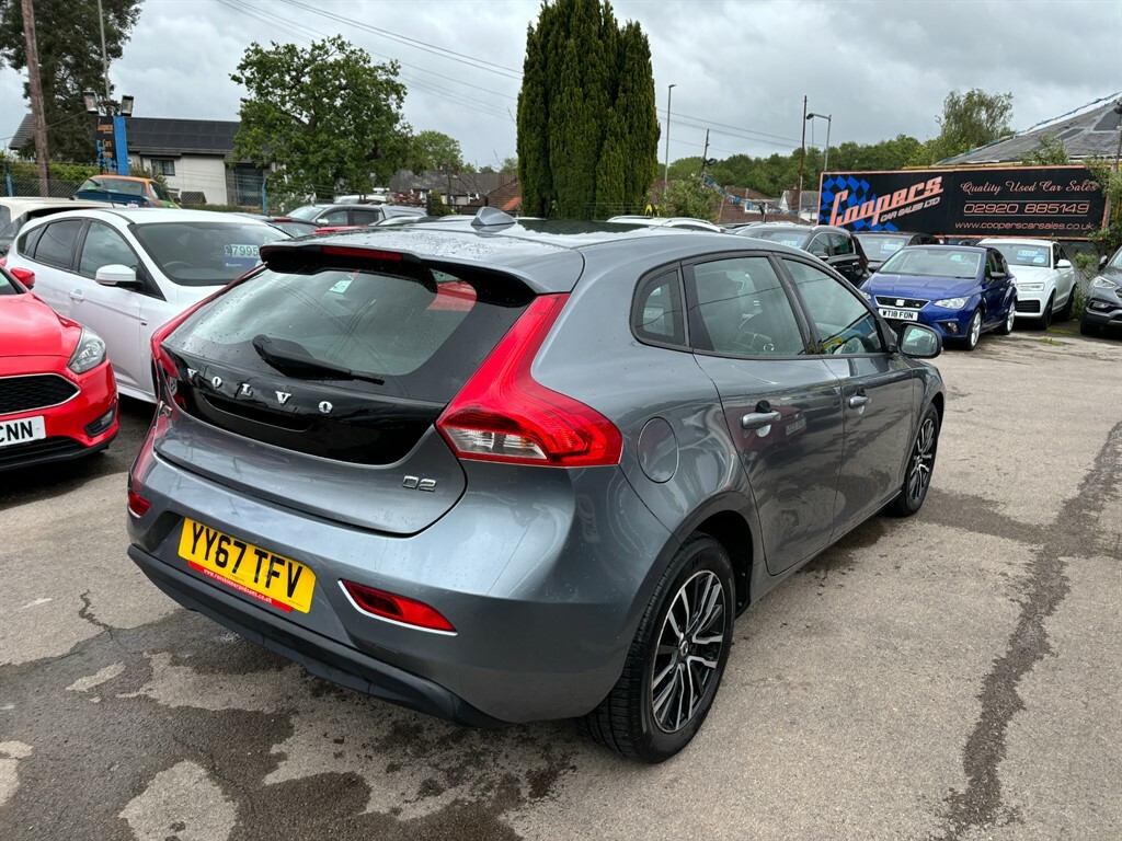 Volvo V40 D2 Momentum YY67TFV Grey #6