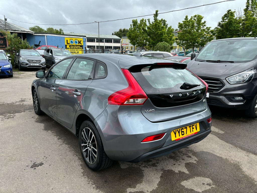 Volvo V40 D2 Momentum YY67TFV Grey #4