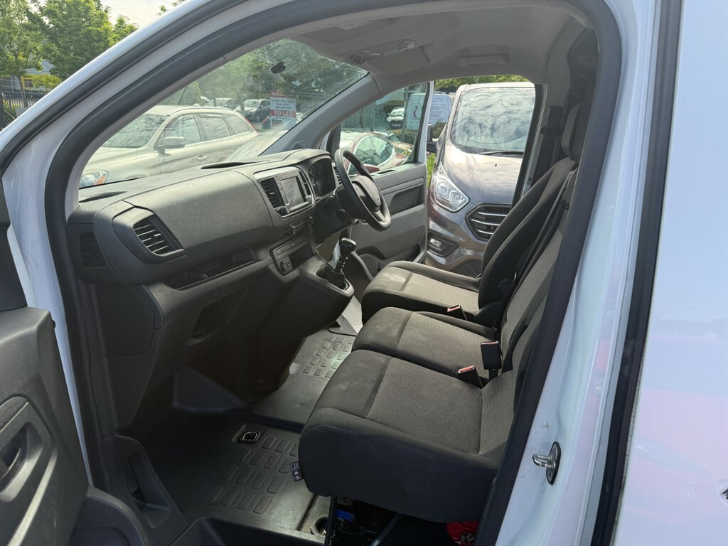 Peugeot Expert Bluehdi Professional Premium Plus L1 LC23ZVG White #4