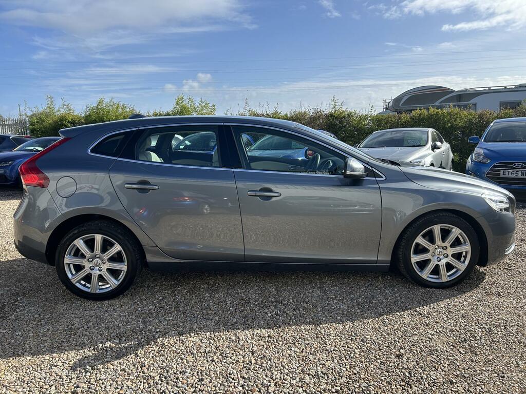 Volvo V40 2.0 T2 Inscription Hatchback Eur NJ17XJT Grey #5