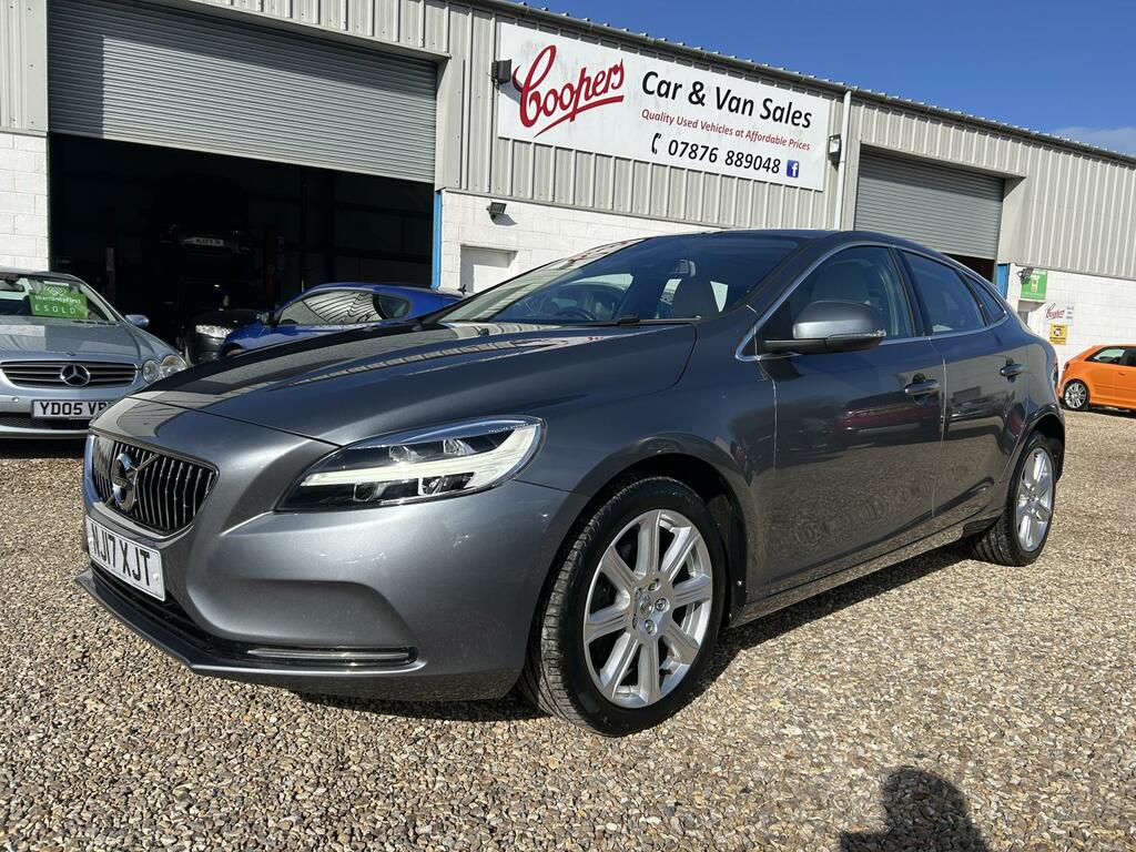 Volvo V40 2.0 T2 Inscription Hatchback Eur NJ17XJT Grey #2