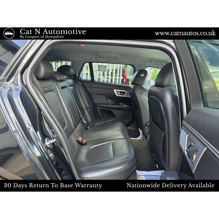 Jaguar XF Diesel Black #6