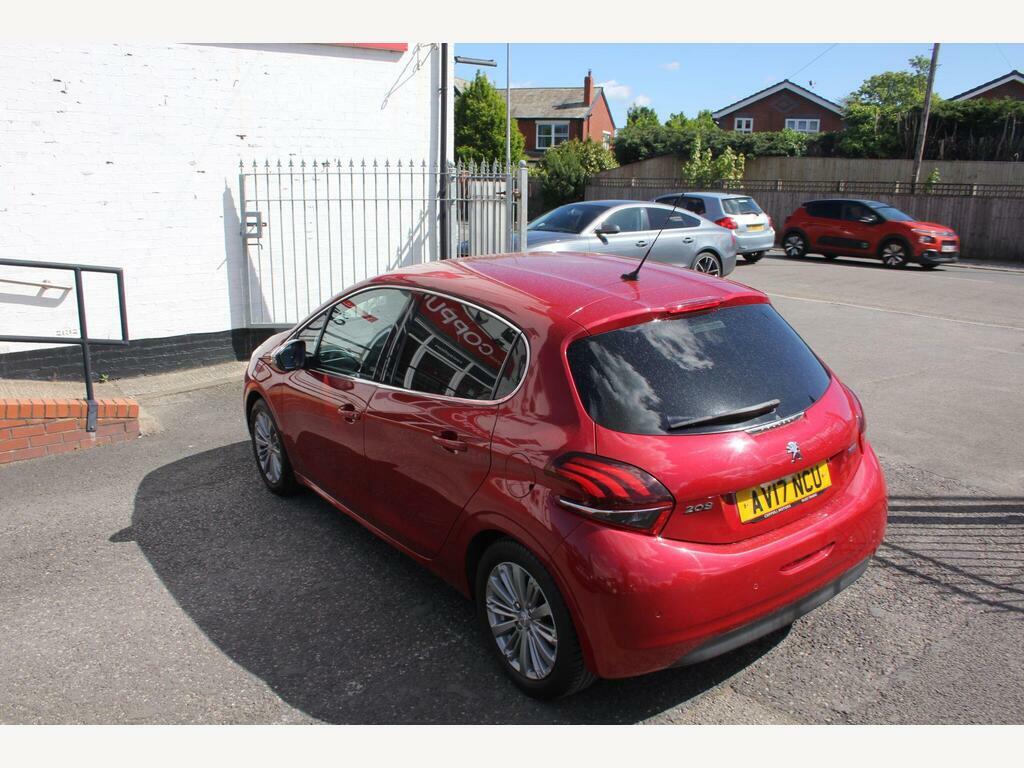 Peugeot 208 1.2 Puretech Allure Euro 6 AV17NCU Red #2