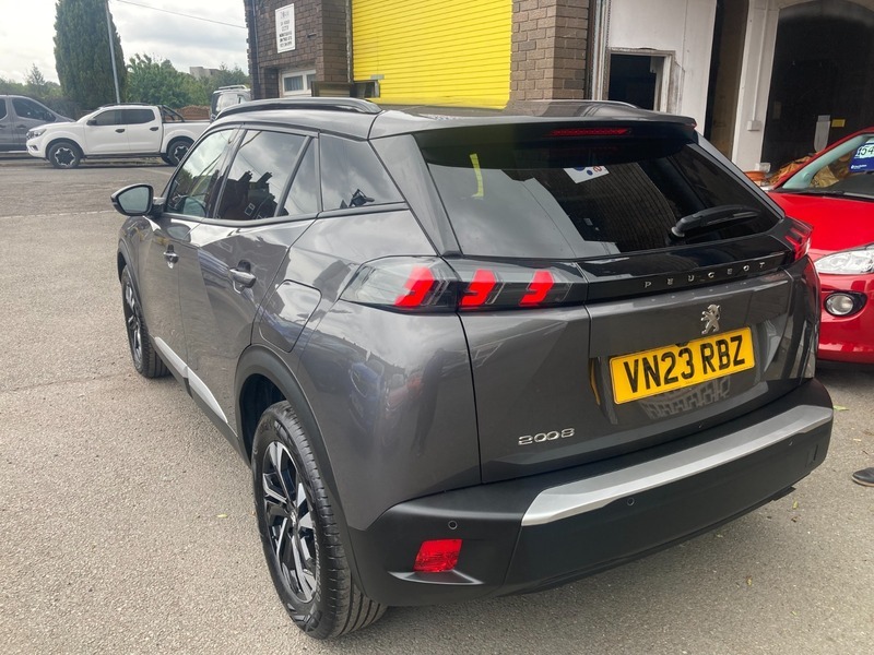 Peugeot 2008 1.2 Puretech Allure Premium Grey #4