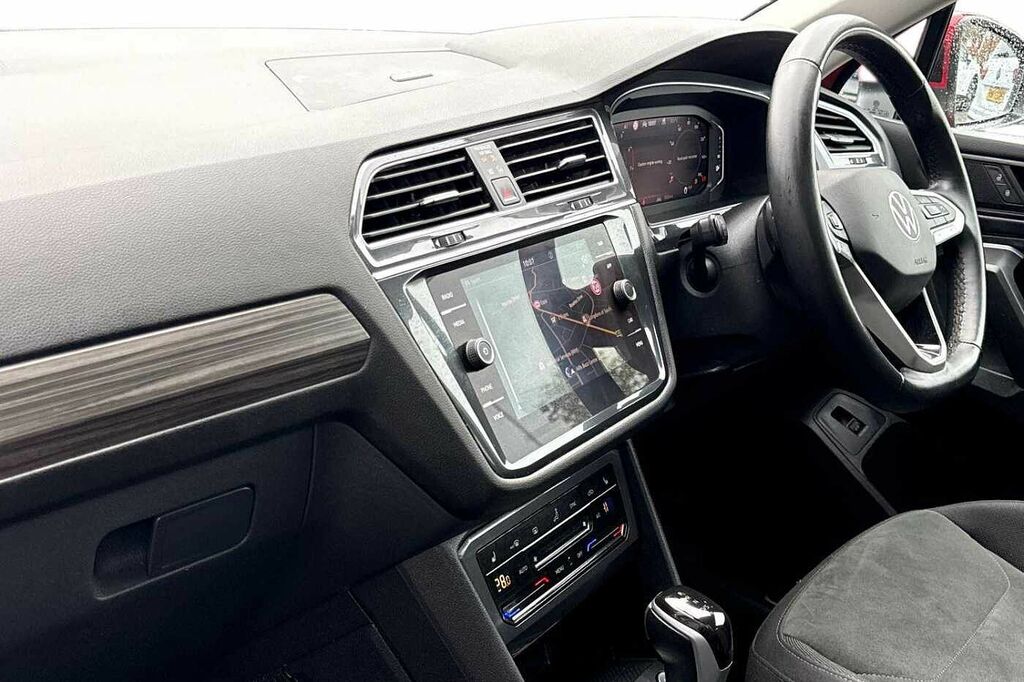 Volkswagen Tiguan Allspace 1.5 Tsi Elegance Dsg DP24XZS Red #2