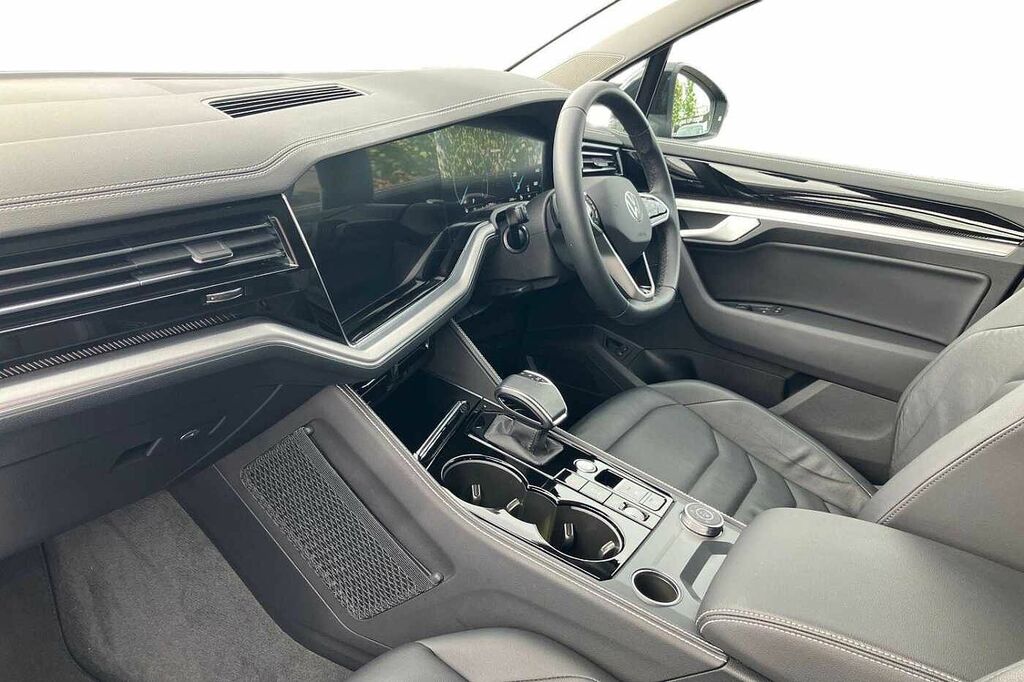 Volkswagen Touareg 3.0 Tsi Ehybrid 4Motion Elegance Tip PN24WTT Black #2