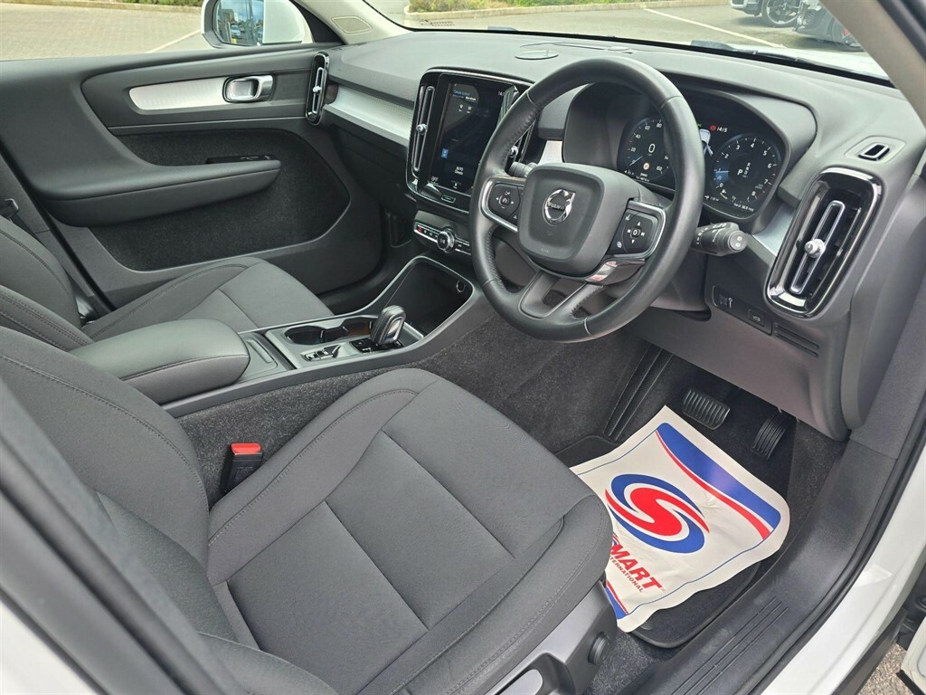 Volvo XC40 1.5 T3 Momentum Euro 6 Ss DS21UZU White #5