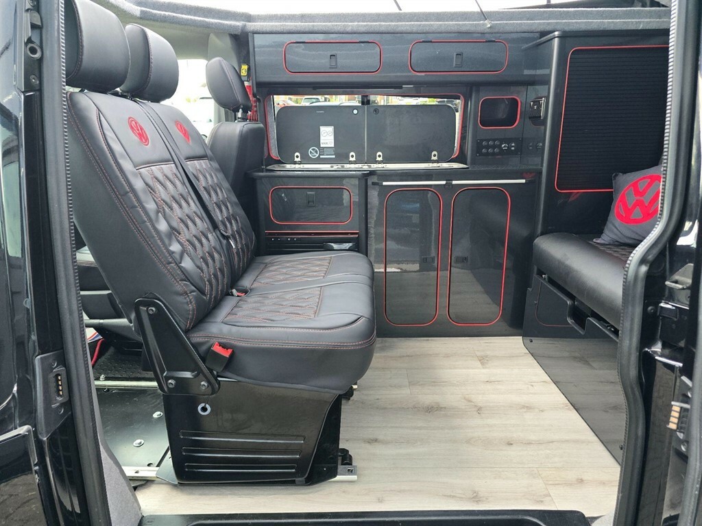 Volkswagen Campervan 2.0 Tdi T28 Highline Dsg Fwd Swb Euro 6 Ss Black #2