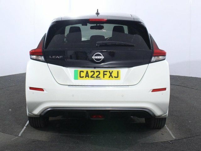 Nissan Leaf 59Kwh E Tekna Hatchback 217 Ps CA22FXJ White #6