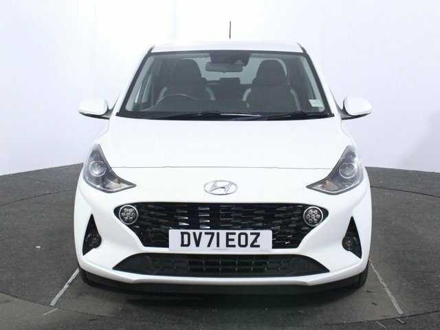 Hyundai I10 1.0 Premium Hatchback Euro 6 S DV71EOZ White #2