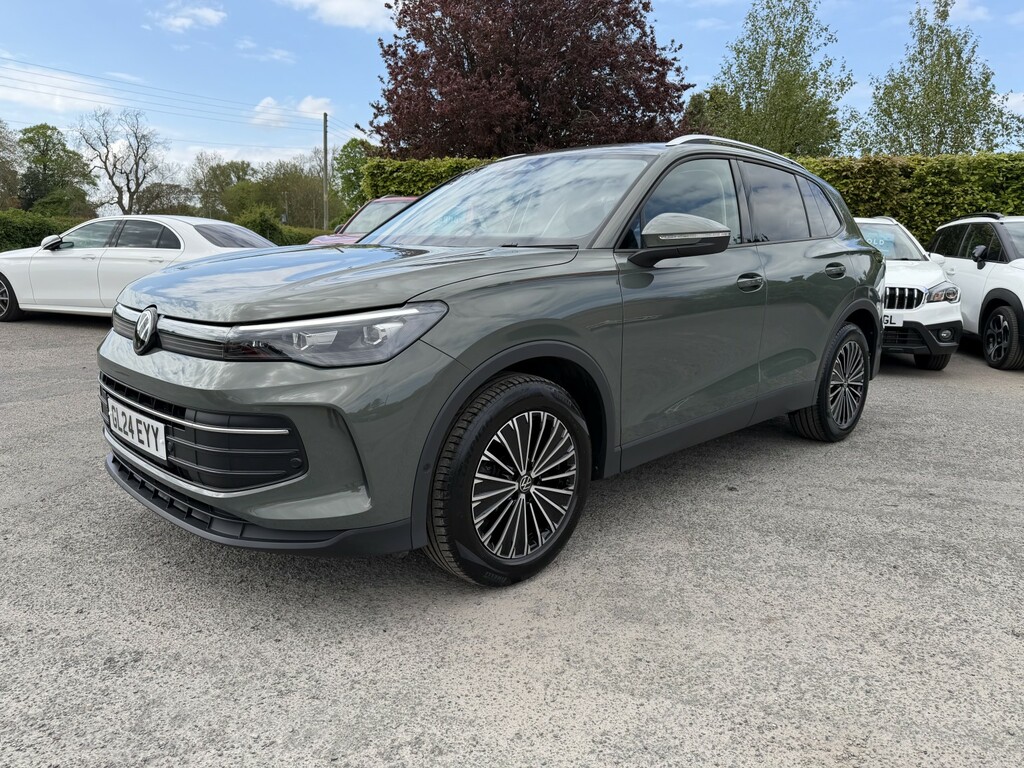 Volkswagen Tiguan Suv 1.5 Etsi Mhev Match 2024 GL24EYY Green #3