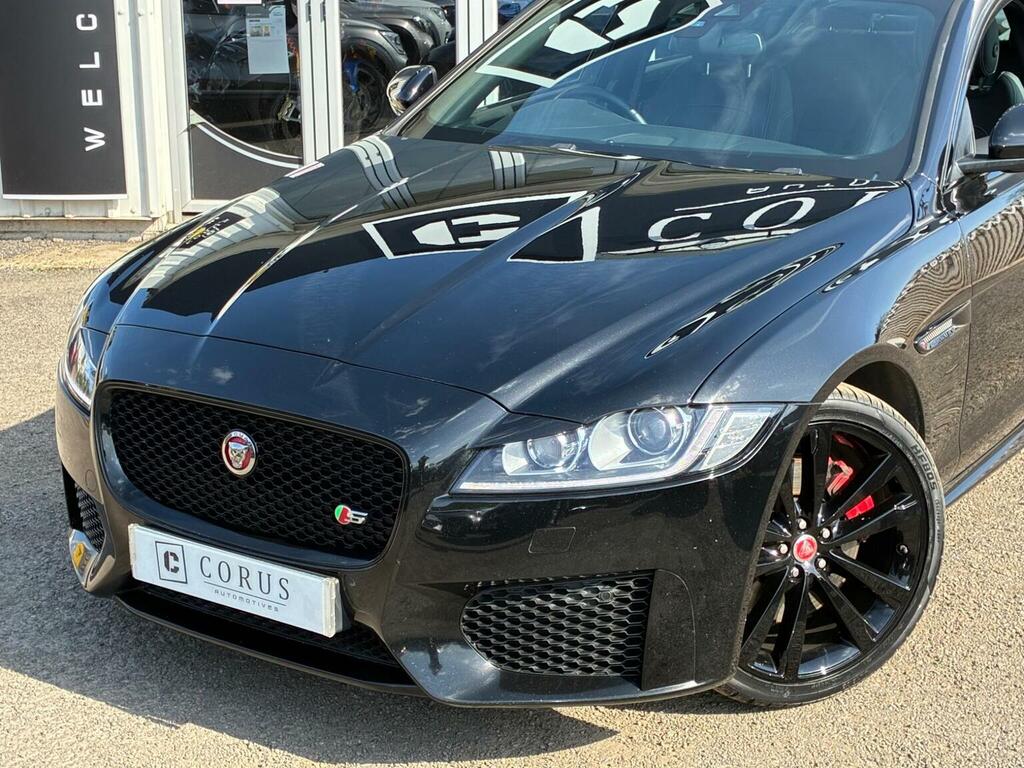 Jaguar XF Saloon 3.0D V6 S Euro 6 Ss 201767 OE67AZA Black #3