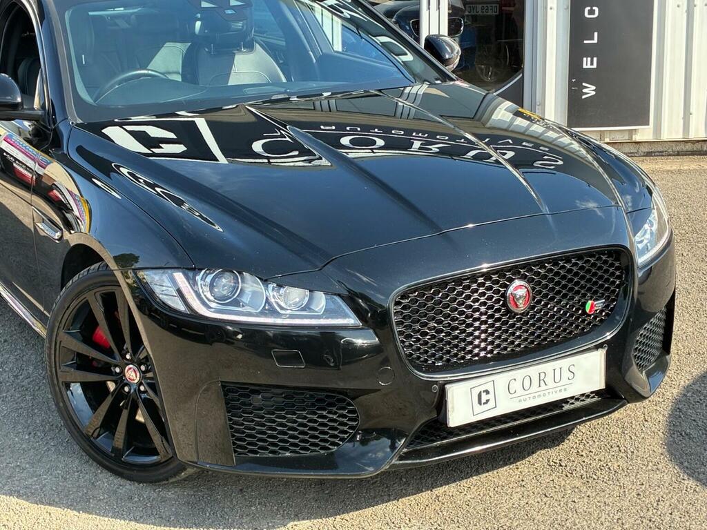 Jaguar XF Saloon 3.0D V6 S Euro 6 Ss 201767 OE67AZA Black #6