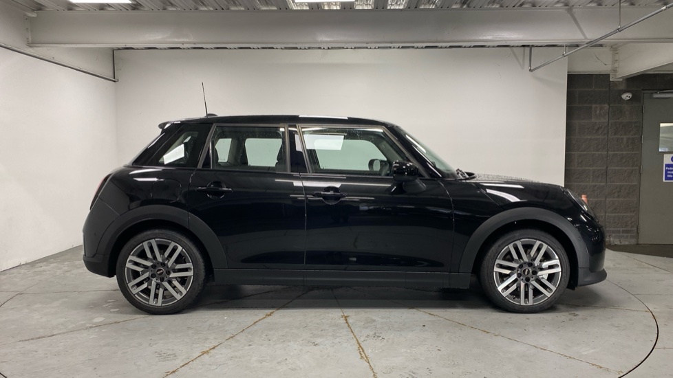 Mini Hatch Cooper C VN75SBX Black #3