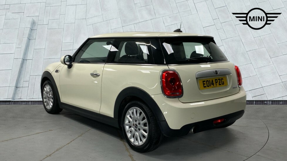 Mini Hatch Cooper 3-Door Hatch White #2