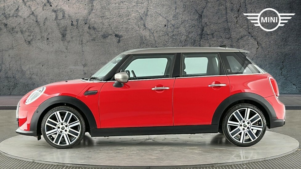 Mini Hatch 5-Door Hatch Cooper Exclusive CP72VKC Red #3