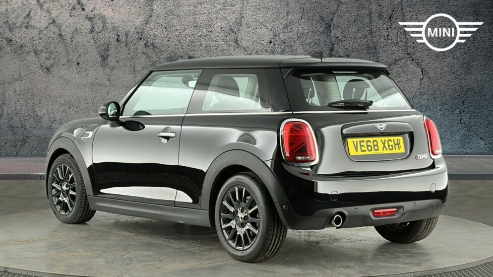 Mini Hatch 3-Door Hatch Cooper Classic VE68XGH Black #2