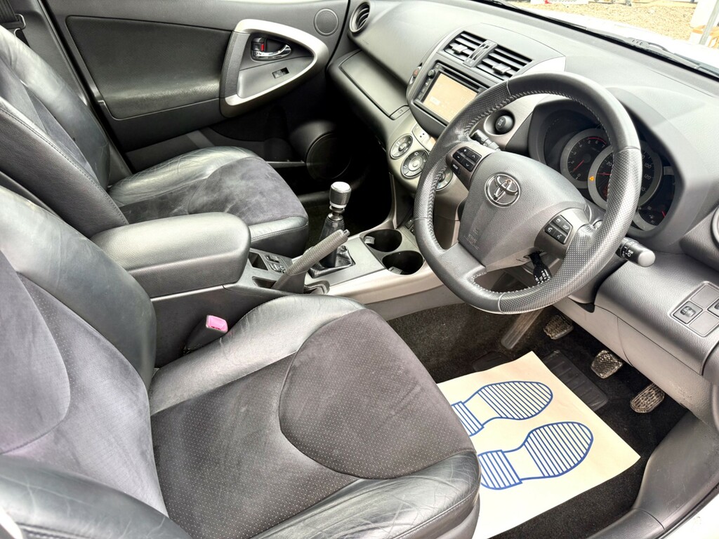 Toyota Rav 4 2.2 D-4d Xt-r Suv 4Wd Euro 5 15 White #3