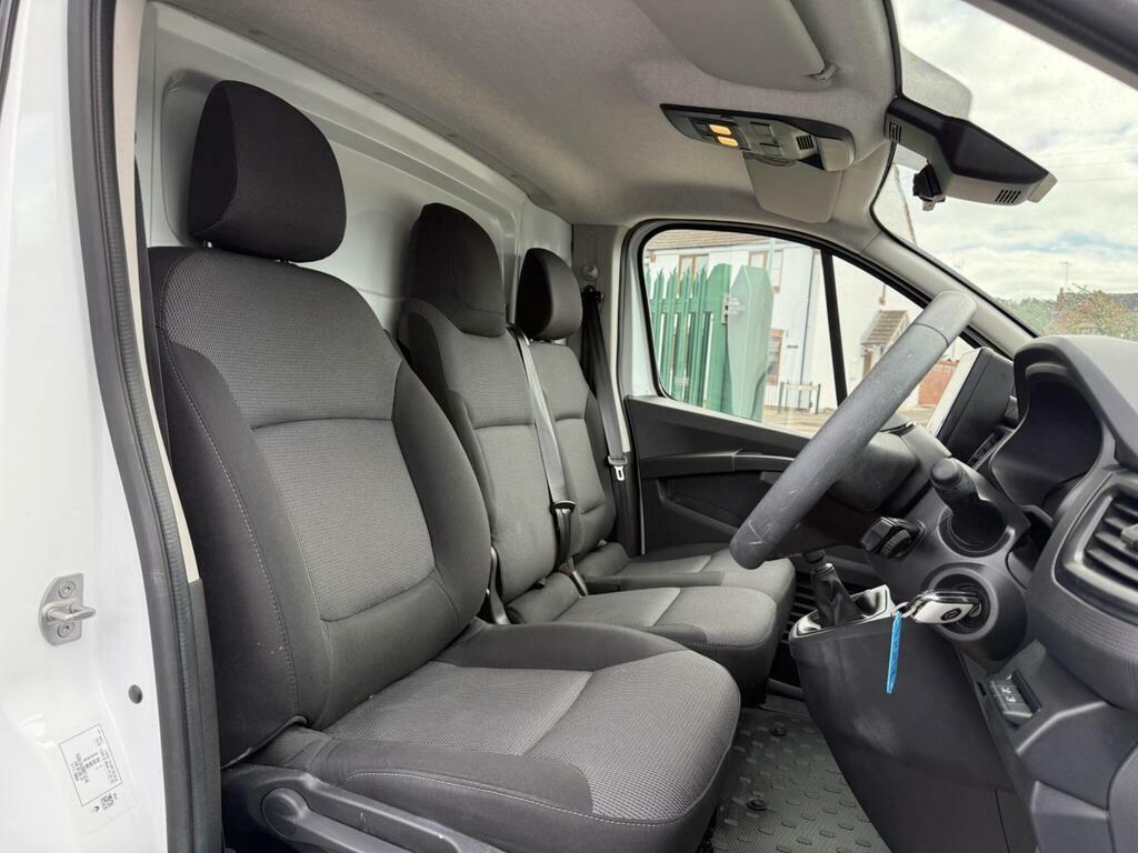 Renault Trafic 2.0 Dci Blue Sl28 Business L1 H1 Euro 6 Ss HT72PCZ White #2