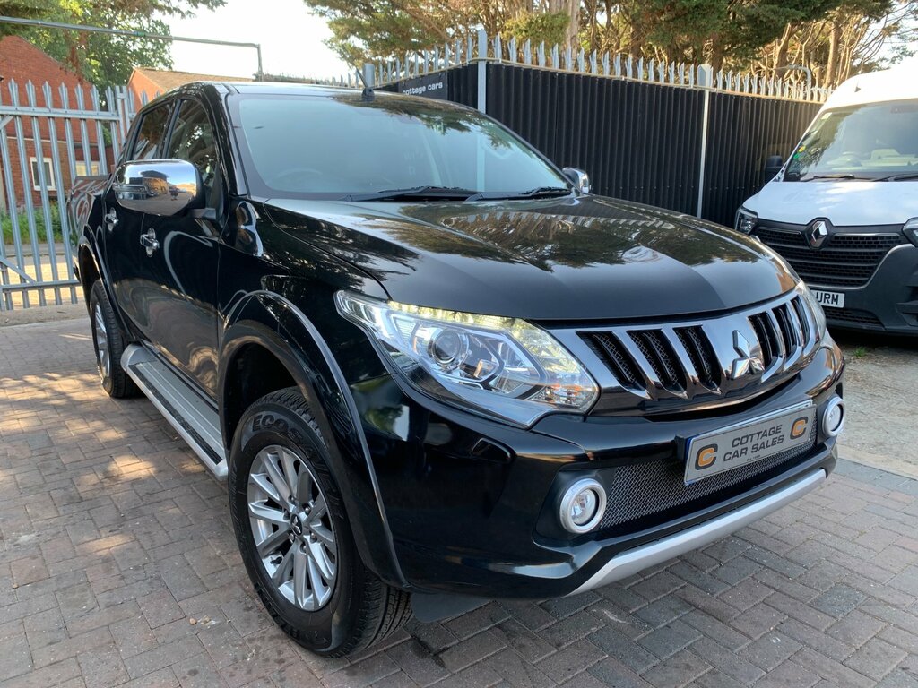 Mitsubishi L200 2.4 Di-d Dc Barbarian Pickup Double Cab Black
