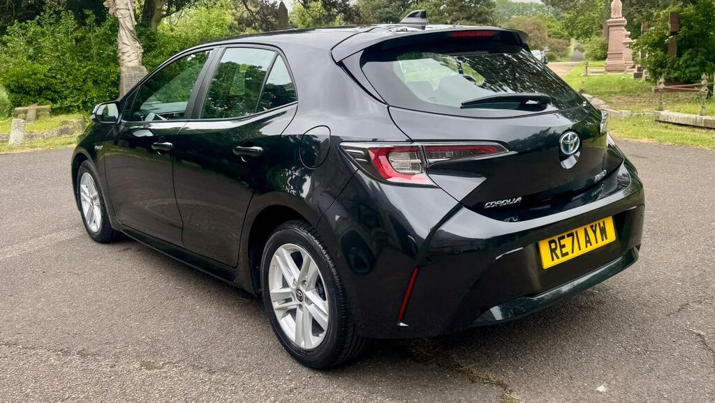 Toyota Corolla Hatchback 1.8 Vvt-h Icon Tech Cvt Euro 6 Ss RE71AYW Black #3