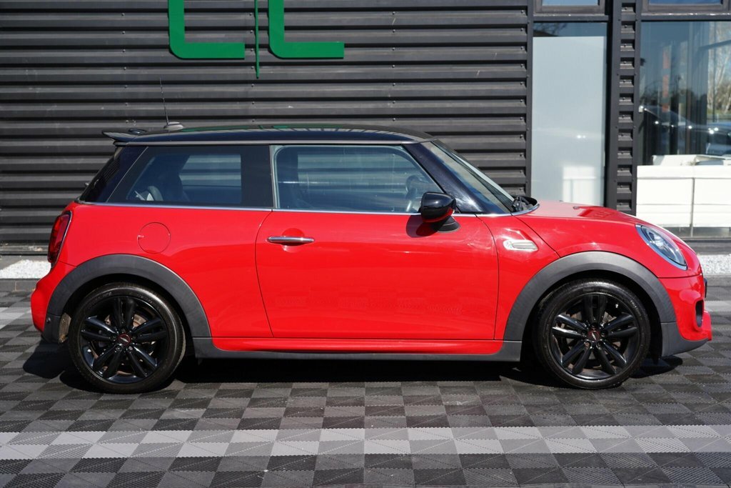 Mini Hatch 1.5 Cooper Sport Steptronic Euro 6 Ss NY19KHW Red #2