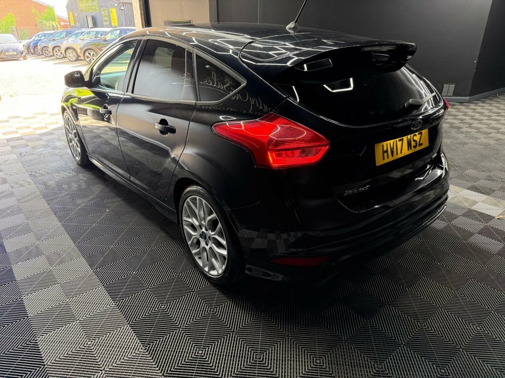 Ford Focus 1.0T Ecoboost St-line Hatchback HV17WSZ Black #4