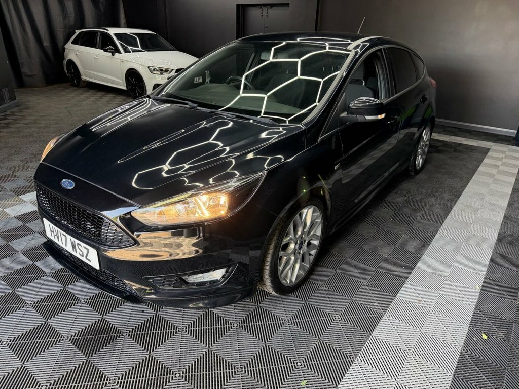 Ford Focus 1.0T Ecoboost St-line Hatchback HV17WSZ Black #3
