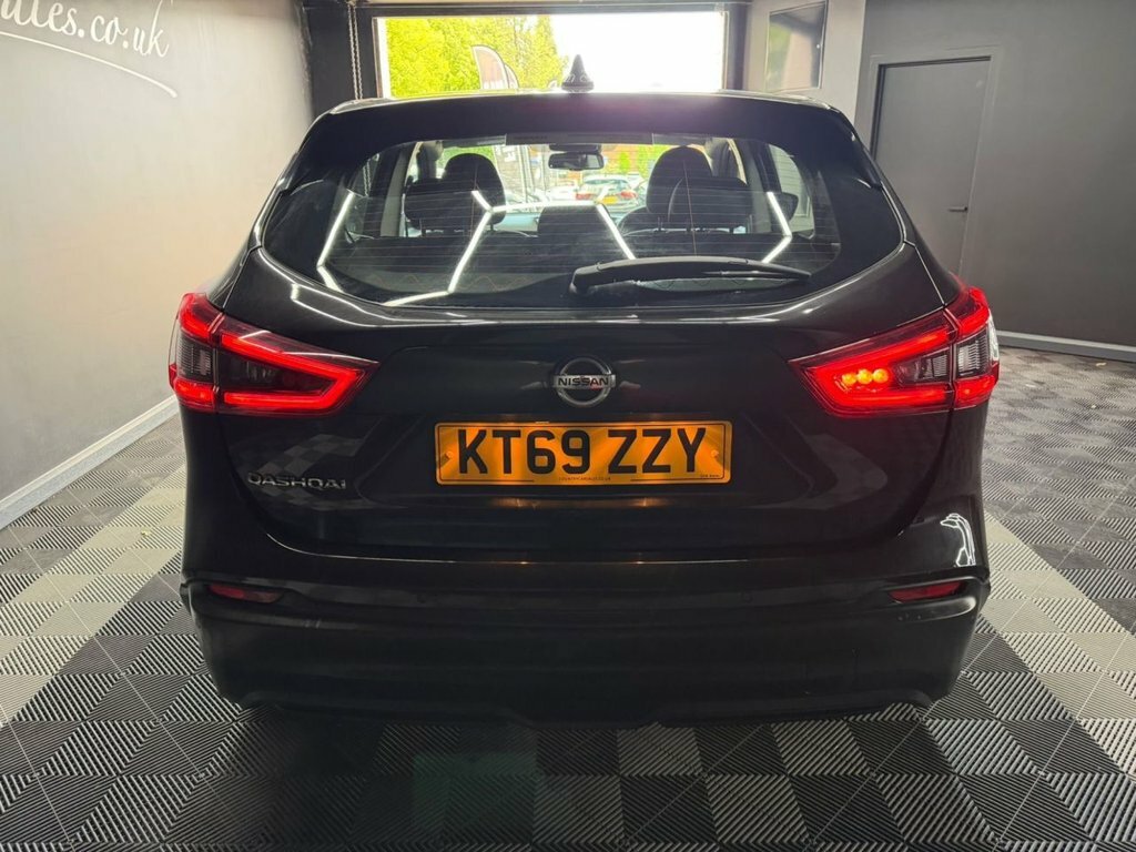 Nissan Qashqai 1.3 Dig-t Acenta Premium Suv Eur KT69ZZY Black #6