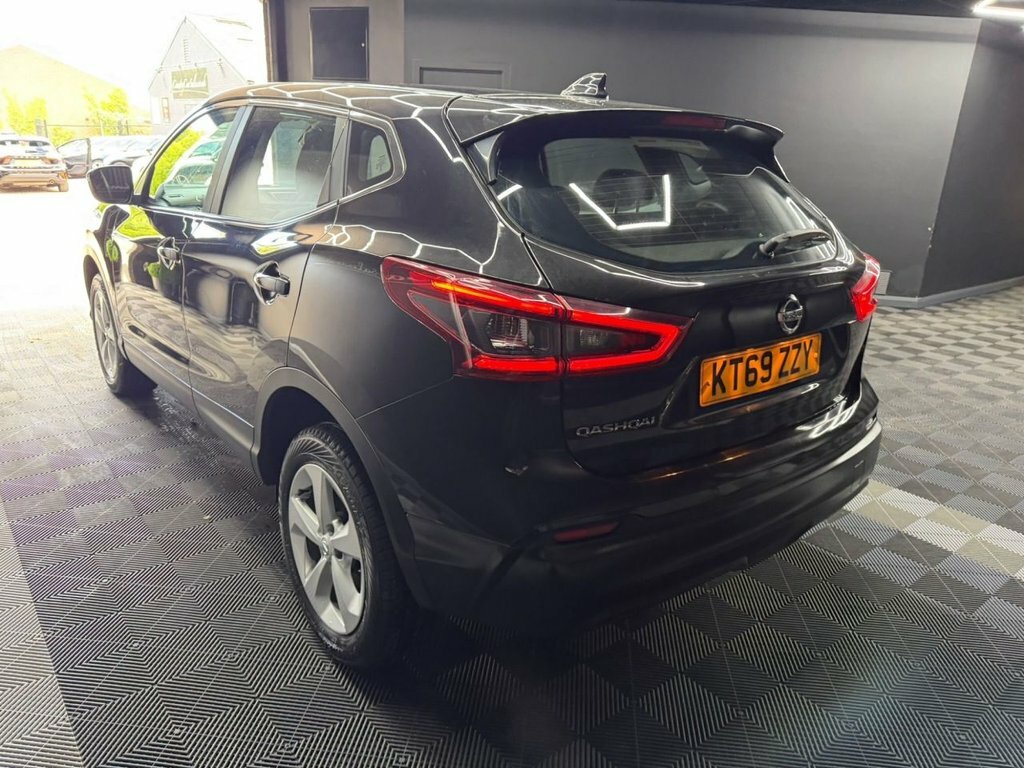 Nissan Qashqai 1.3 Dig-t Acenta Premium Suv Eur KT69ZZY Black #5