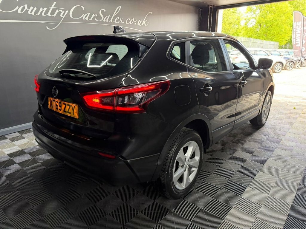 Nissan Qashqai 1.3 Dig-t Acenta Premium Suv Eur KT69ZZY Black #4