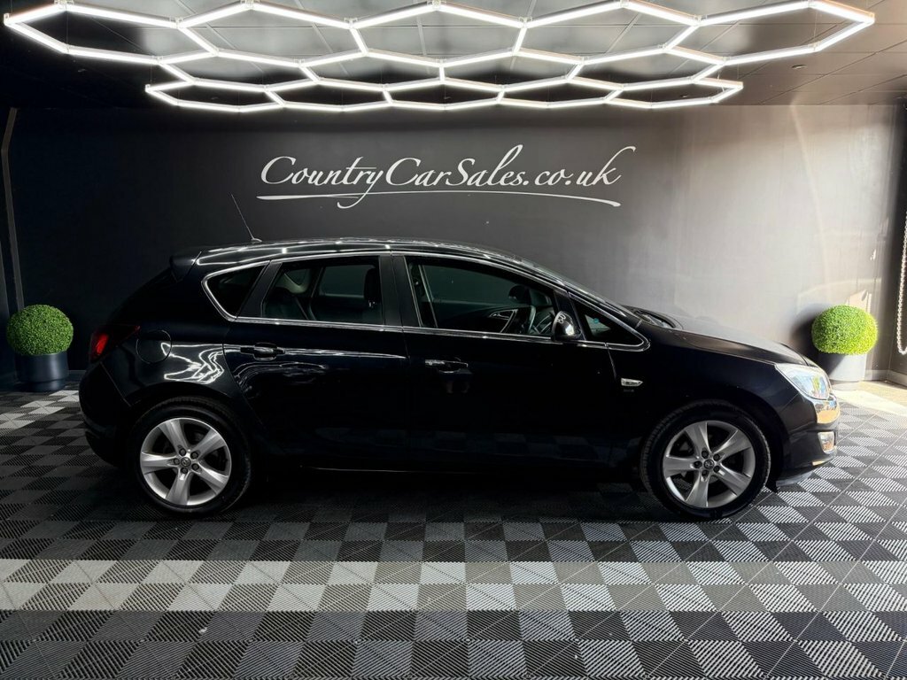Vauxhall Astra 1.6 16V Sri Hatchback Euro 5 115 Black