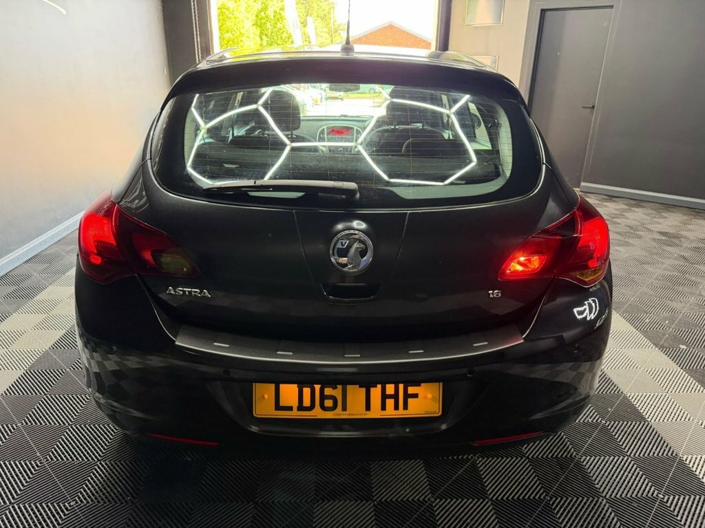 Vauxhall Astra 1.6 16V Sri Hatchback Euro 5 115 LD61THF Black #5