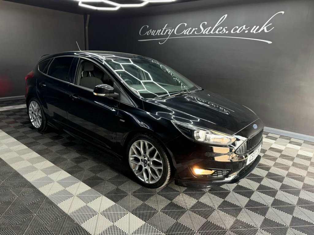 Ford Focus 1.0T Ecoboost St-line Hatchback CE17ZWL Black #2