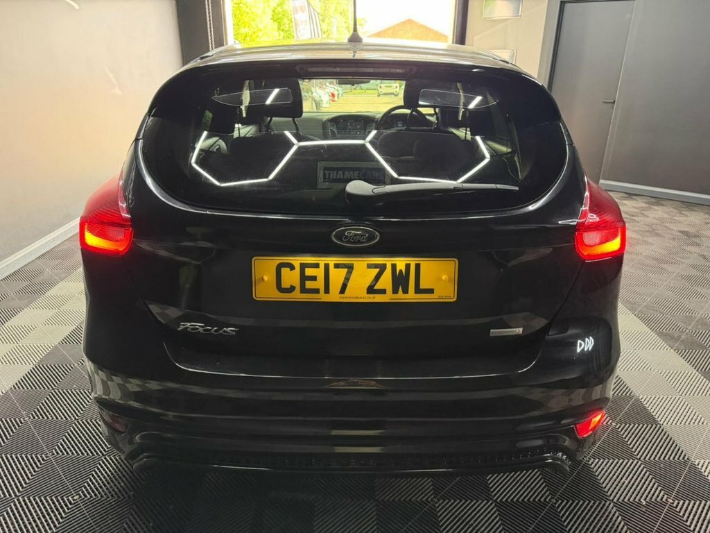 Ford Focus 1.0T Ecoboost St-line Hatchback CE17ZWL Black #5