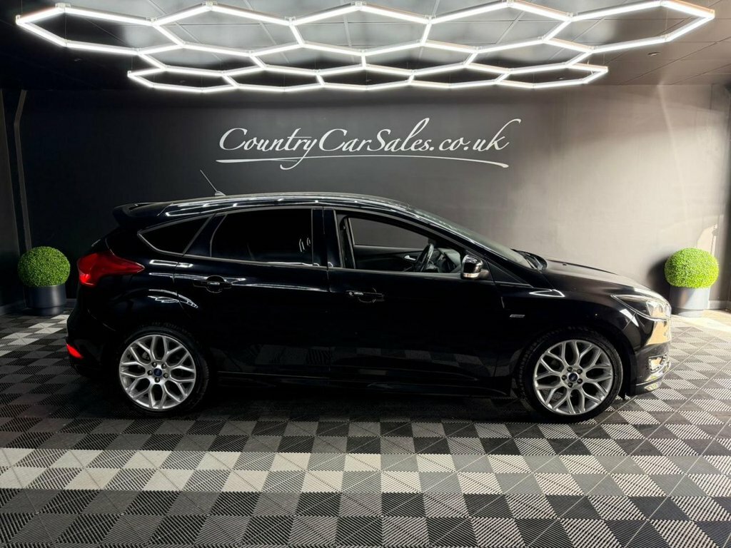 Ford Focus 1.0T Ecoboost St-line Hatchback Black