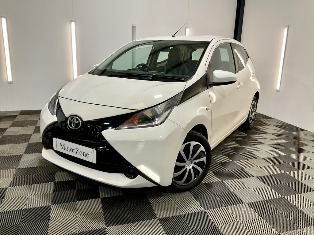 Toyota Aygo 1.0 Vvt-i X-play Hatchback Euro White
