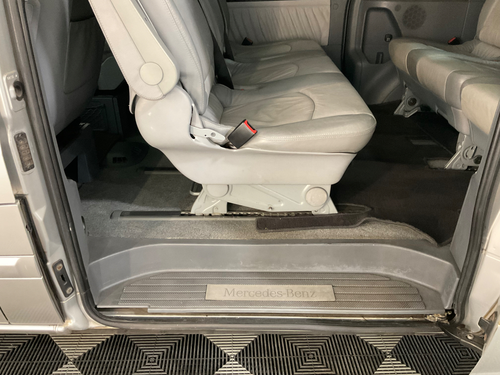 Mercedes-Benz Viano 3.7 Extra Long Ambiente 231 Bhp Silver #20