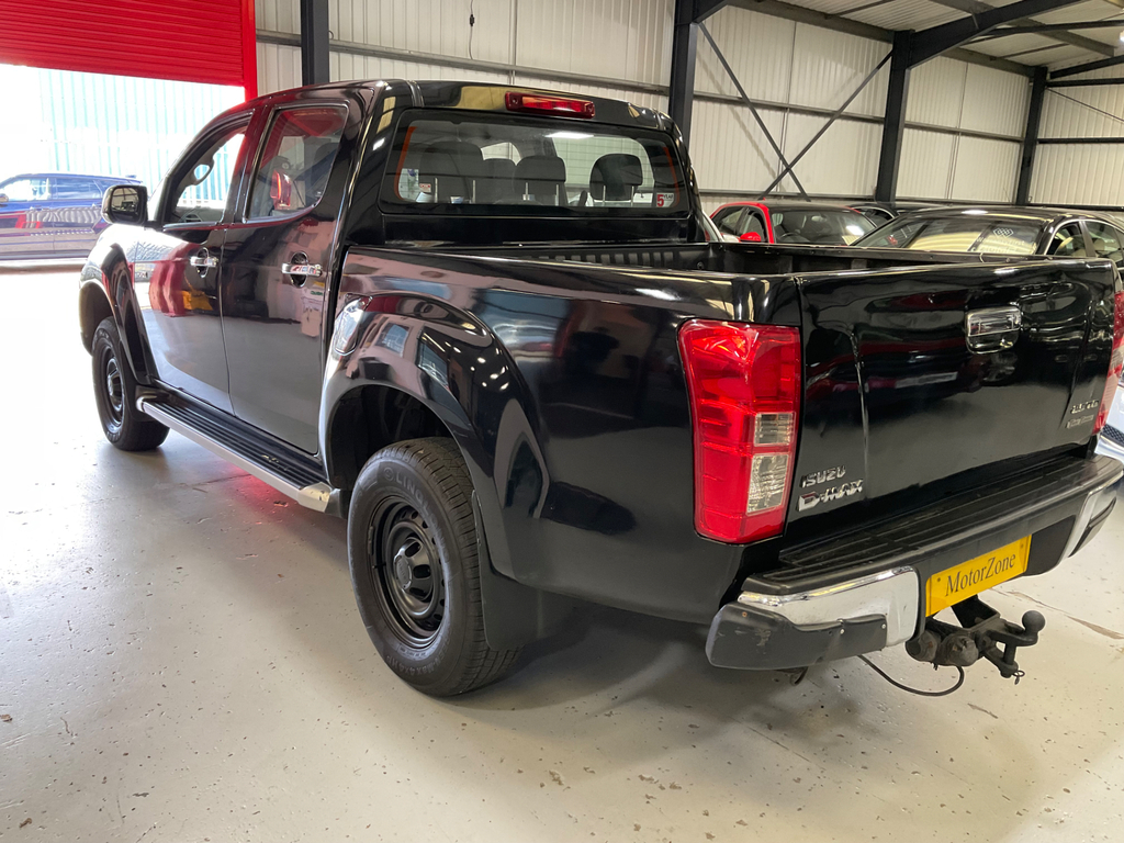 Isuzu D-Max 2.5 Td Yukon Pickup 4X4 194 Gk Black #4