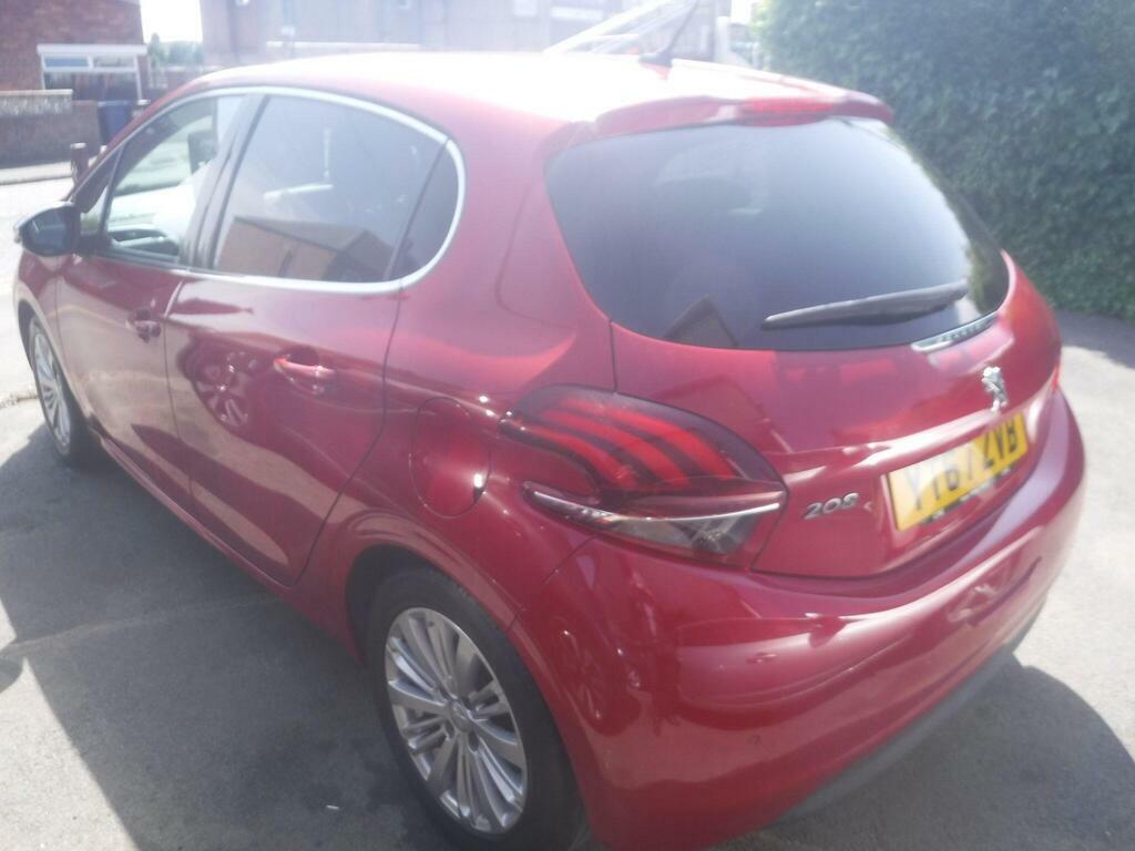 Peugeot 208 1.2 Puretech Allure Euro 6 S S YT67ZVB Red #4