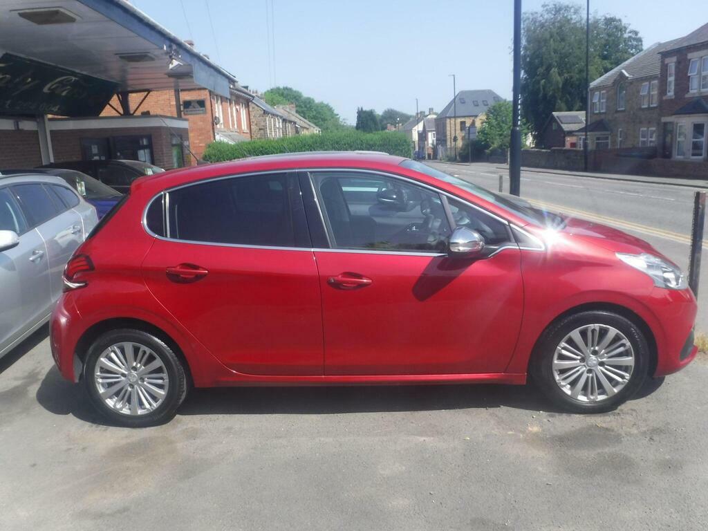 Peugeot 208 1.2 Puretech Allure Euro 6 S S YT67ZVB Red #2