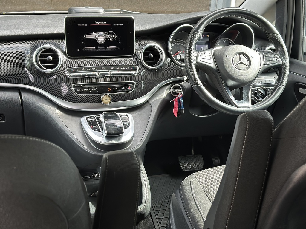 Mercedes-Benz V Class V 220 D Sport White #6