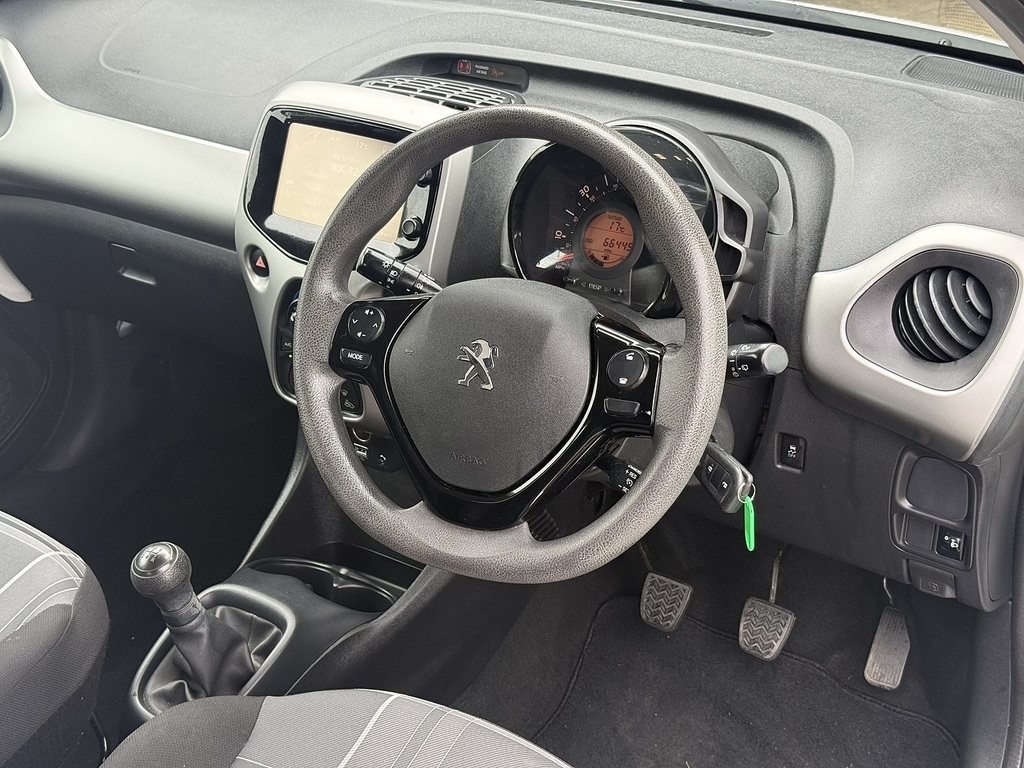 Peugeot 108 Active LK67ZSE White #4