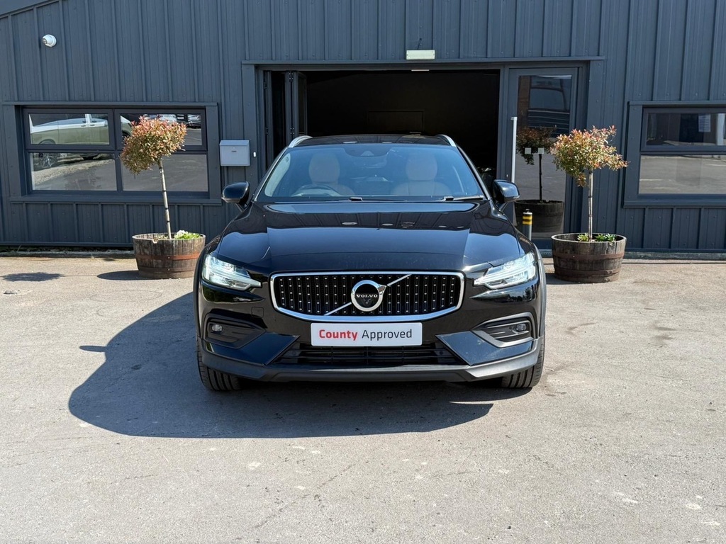 Volvo V60 Cross Country T5 Cross Country Plus Awd Black #2