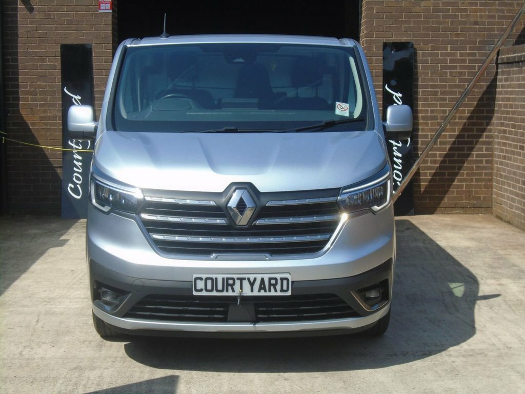 Renault Trafic 2L Sport MT72PWX Grey #5
